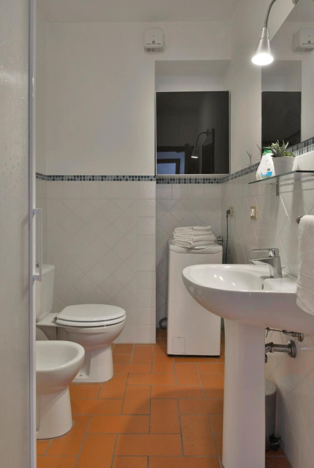 Charme Con Parcheggio Apartment ลุคคา ภายนอก รูปภาพ