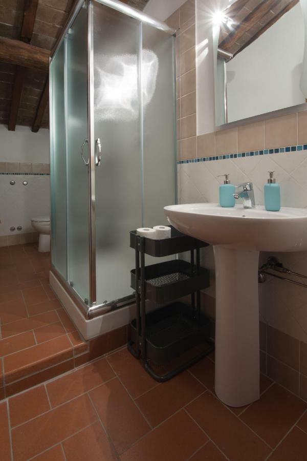 Charme Con Parcheggio Apartment ลุคคา ภายนอก รูปภาพ